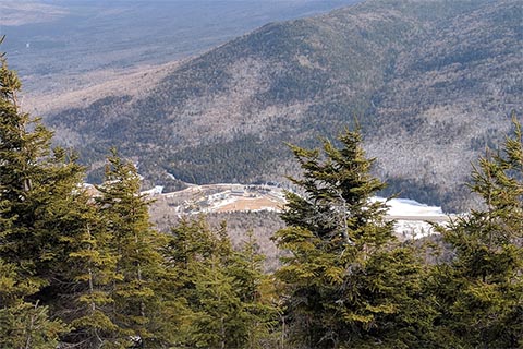 Panoramic vista of the mountains looking out over the notch