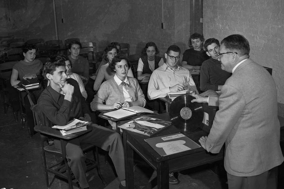 Erwin Bodky teaching in class