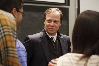 Alumnus Robert M. Friedlander, M.D., professor and chairman of neurosurgery at the University of Pittsburgh, speaks to students