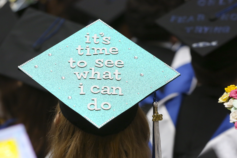 decorated mortarboard which reads it's time to see what I can do