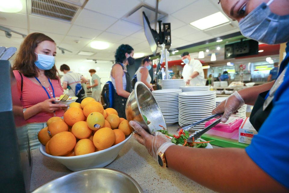 Buffet service in a dining hall.