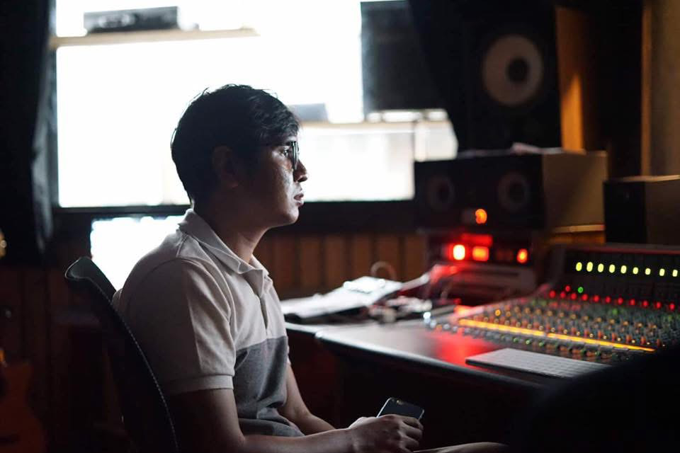 Wai Hin Ko Ko in a studio