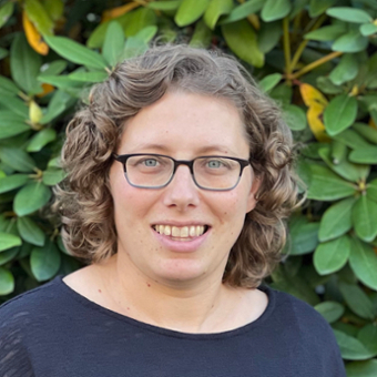 Headshot of Stephanie Garlow