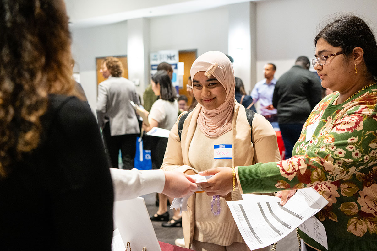 Tasbia Uddin ’29 attends the All-Majors Career and Internship Fair.
