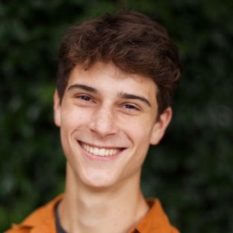 eli mones headshot