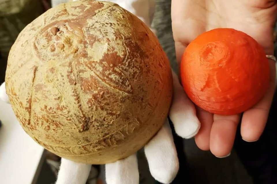 Students create 3D replicas in miniature of Hellenistic mold-made bowls.