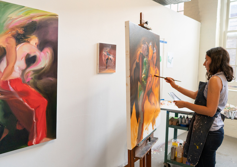Ariel Freiberg in studio