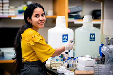 Yassel Hernandez in a science lab